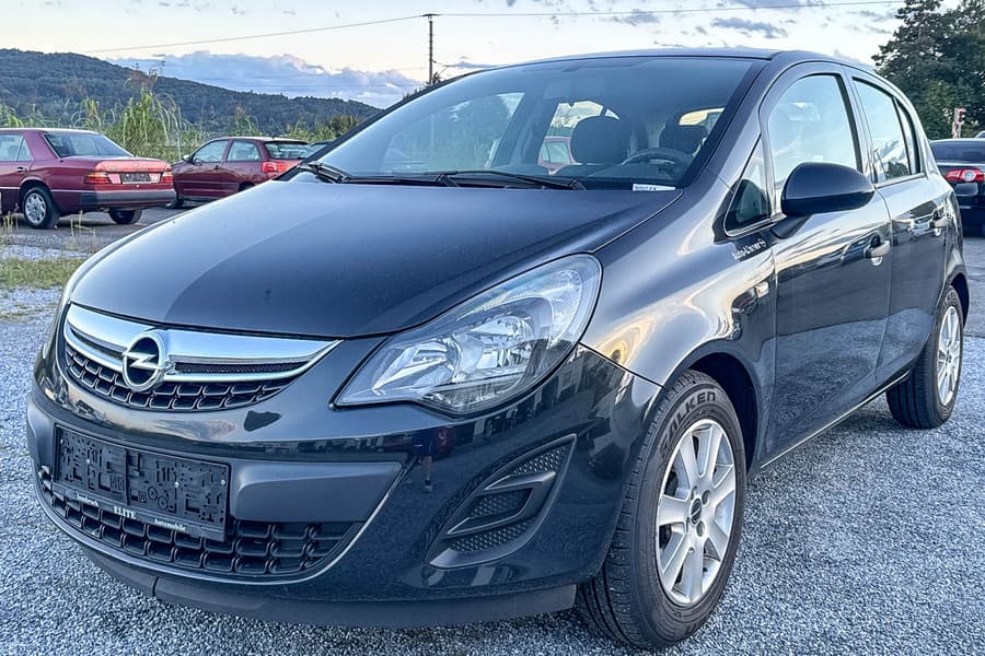 PKW Opel Corsa 1,2 